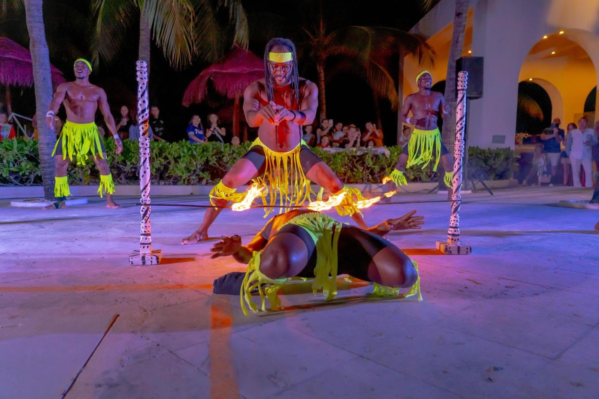 Oasis Palm Otel Cancun Dış mekan fotoğraf